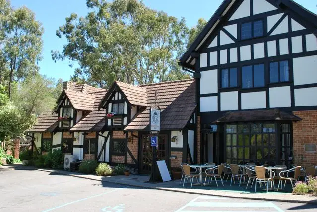 The Elizabethan Village Pub, Perth South, Perth